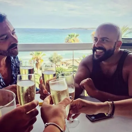 Eureka Sea Views & Comfort