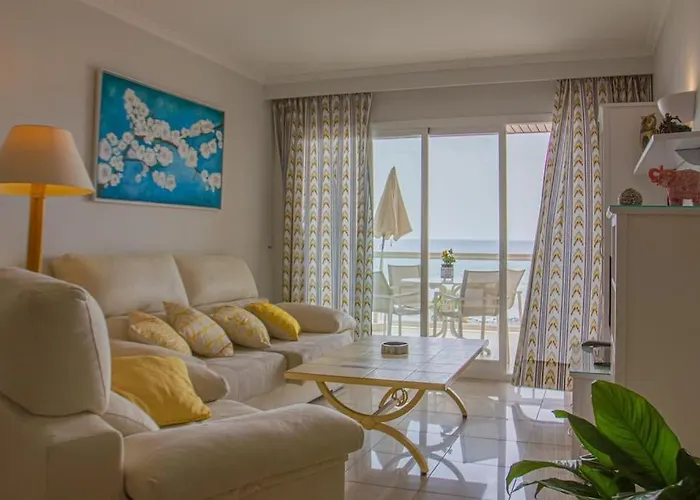 Апартаменти Eureka Sea Views & Comfort